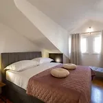 Penthouse J&a * Vela Luka