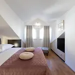 Penthouse J&a Vela Luka
