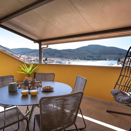 Penthouse J&a Vela Luka