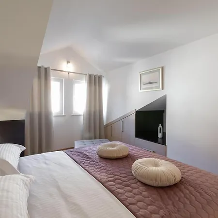 Penthouse J&a Vela Luka