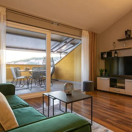Apartment Penthouse J&a *